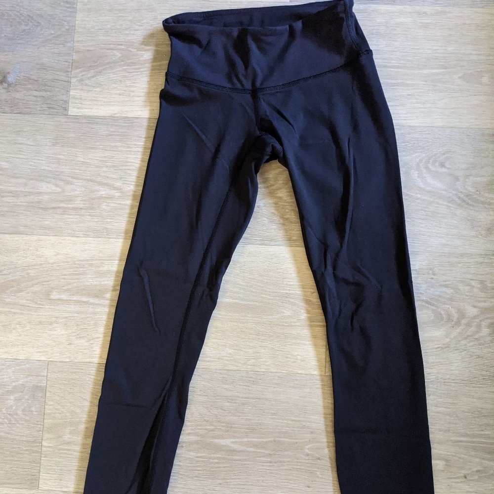 Black Lululemon Cropped Leggings